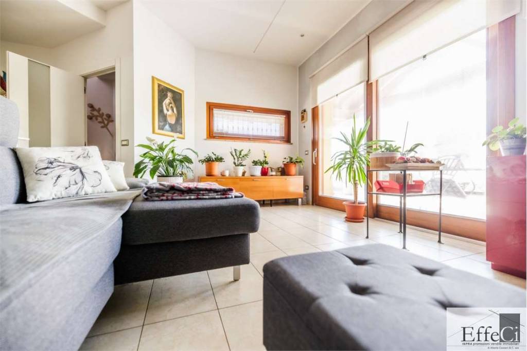 casa indipendente in vendita a Besozzo
