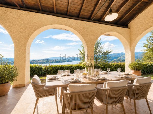 casa indipendente in vendita a Besozzo