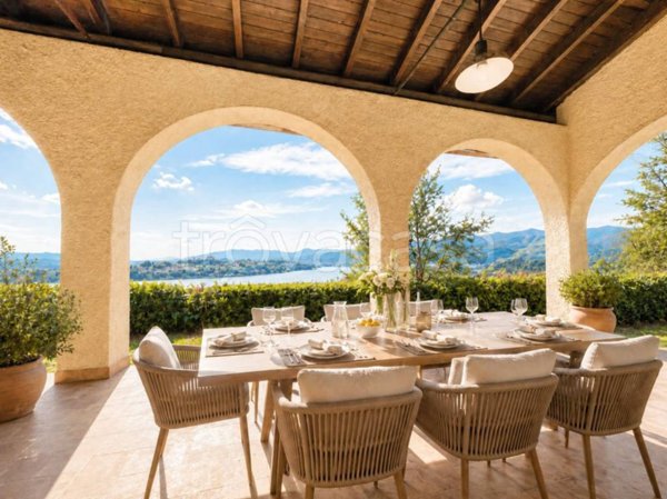 casa indipendente in vendita a Besozzo