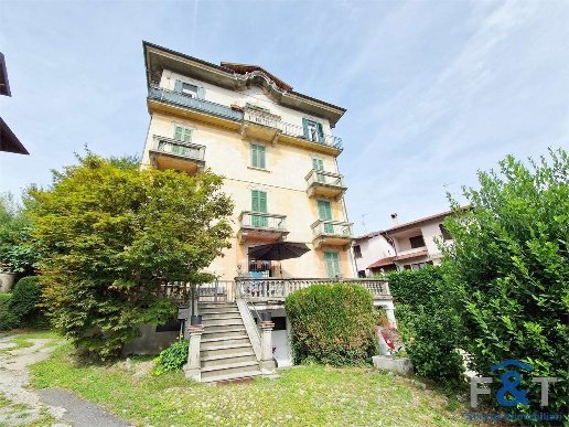 appartamento in vendita a Besozzo in zona Cardana