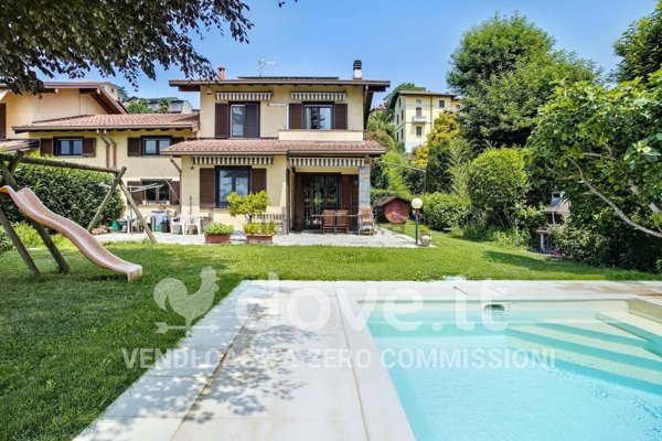 casa indipendente in vendita a Besozzo in zona Cardana