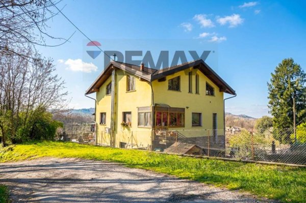 casa indipendente in vendita a Besozzo