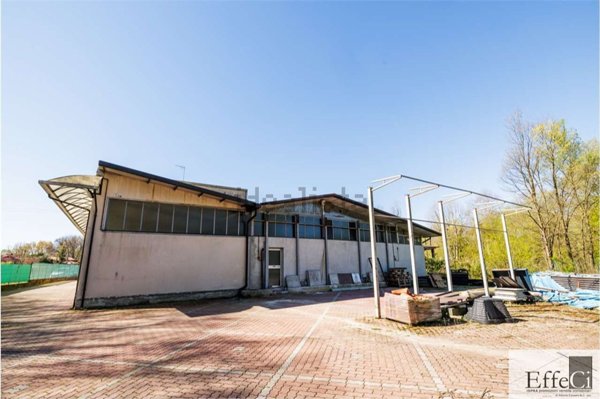 casa semindipendente in vendita a Besozzo