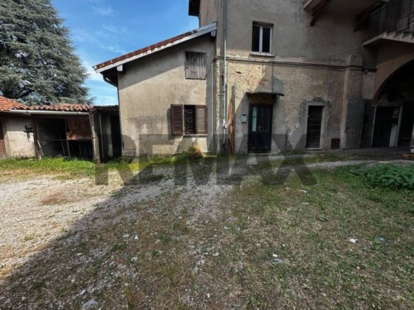 appartamento in vendita a Besozzo