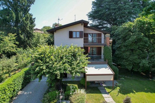 casa indipendente in vendita a Besozzo