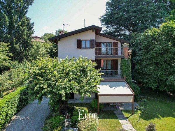 casa indipendente in vendita a Besozzo