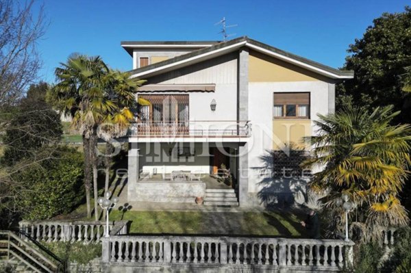 casa indipendente in vendita a Besozzo
