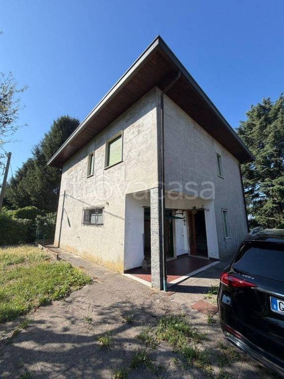 casa indipendente in vendita a Besozzo