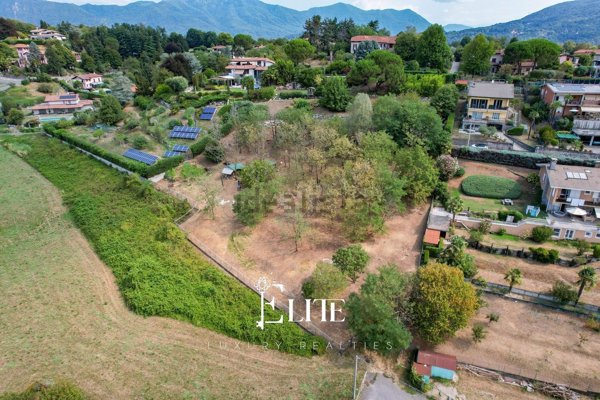 terreno edificabile in vendita a Besozzo