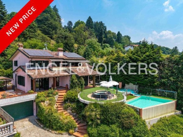 casa indipendente in vendita a Besozzo in zona Cardana