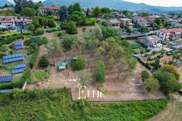 terreno in vendita a Besozzo
