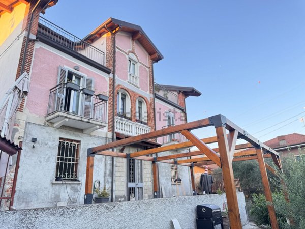 appartamento in vendita a Besozzo in zona Olginasio