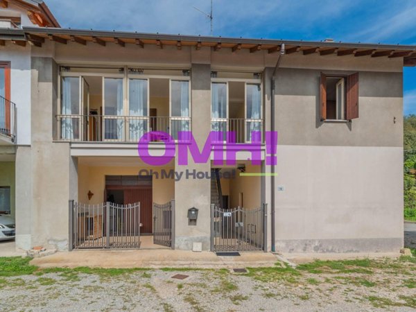 casa indipendente in vendita a Besozzo in zona Cardana