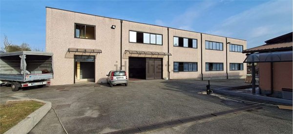 locale di sgombero in vendita a Besozzo