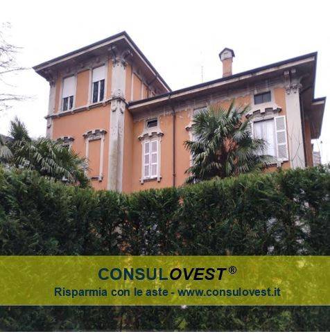 casa indipendente in vendita a Besozzo