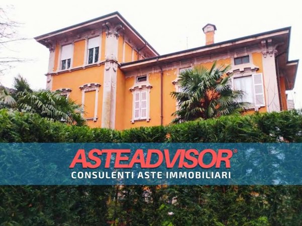 casa indipendente in vendita a Besozzo
