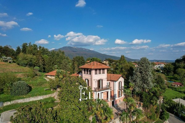 appartamento in vendita a Besozzo in zona Cardana
