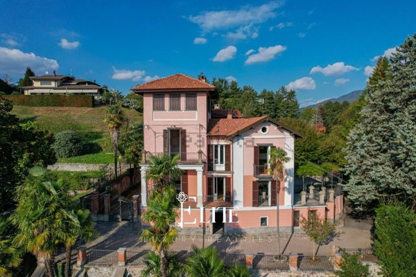 appartamento in vendita a Besozzo in zona Cardana