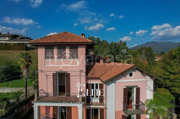 appartamento in vendita a Besozzo in zona Cardana