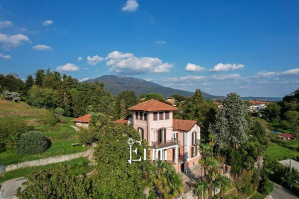 appartamento in vendita a Besozzo in zona Cardana