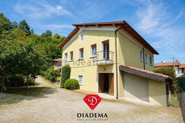 casa indipendente in vendita a Besozzo
