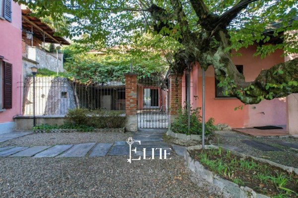 appartamento in vendita a Besozzo in zona Cardana