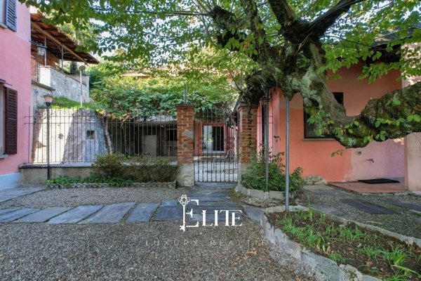 appartamento in vendita a Besozzo in zona Cardana