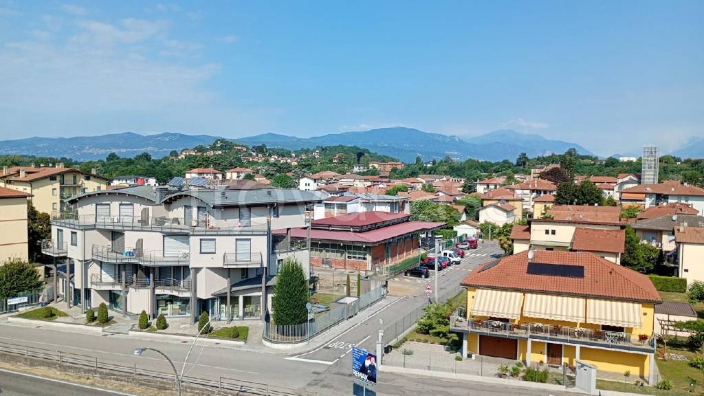 intera palazzina in vendita a Besozzo