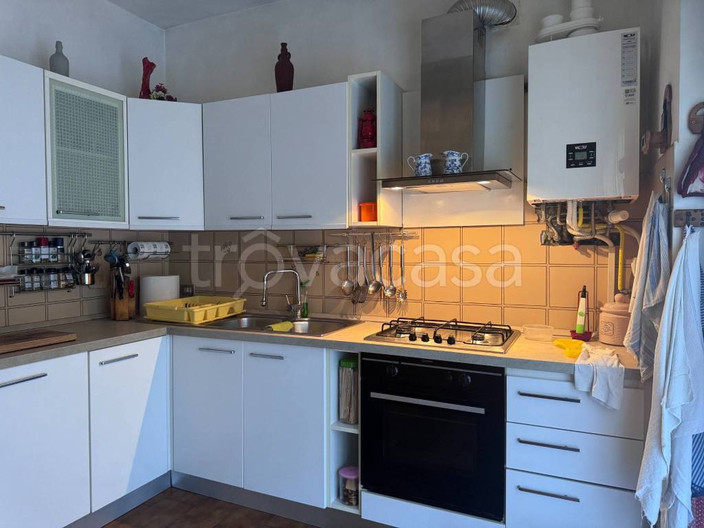 casa indipendente in vendita a Biandronno