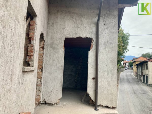 casa semindipendente in vendita a Biandronno