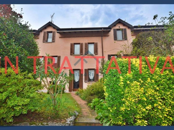 casa indipendente in vendita a Biandronno