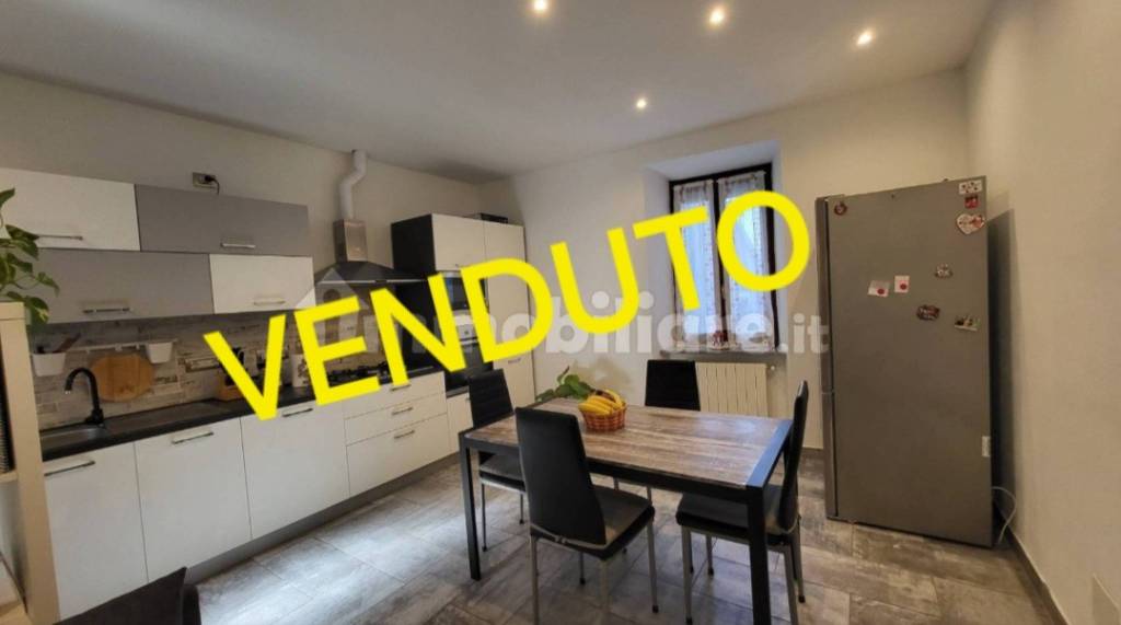 appartamento in vendita a Biandronno