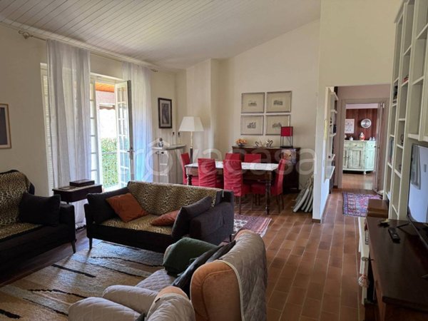 casa indipendente in vendita a Biandronno