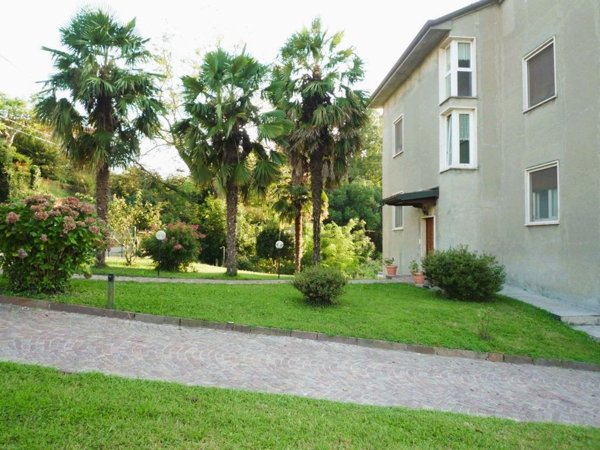casa indipendente in vendita a Biandronno