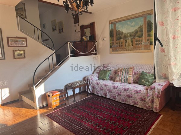 casa indipendente in vendita a Biandronno