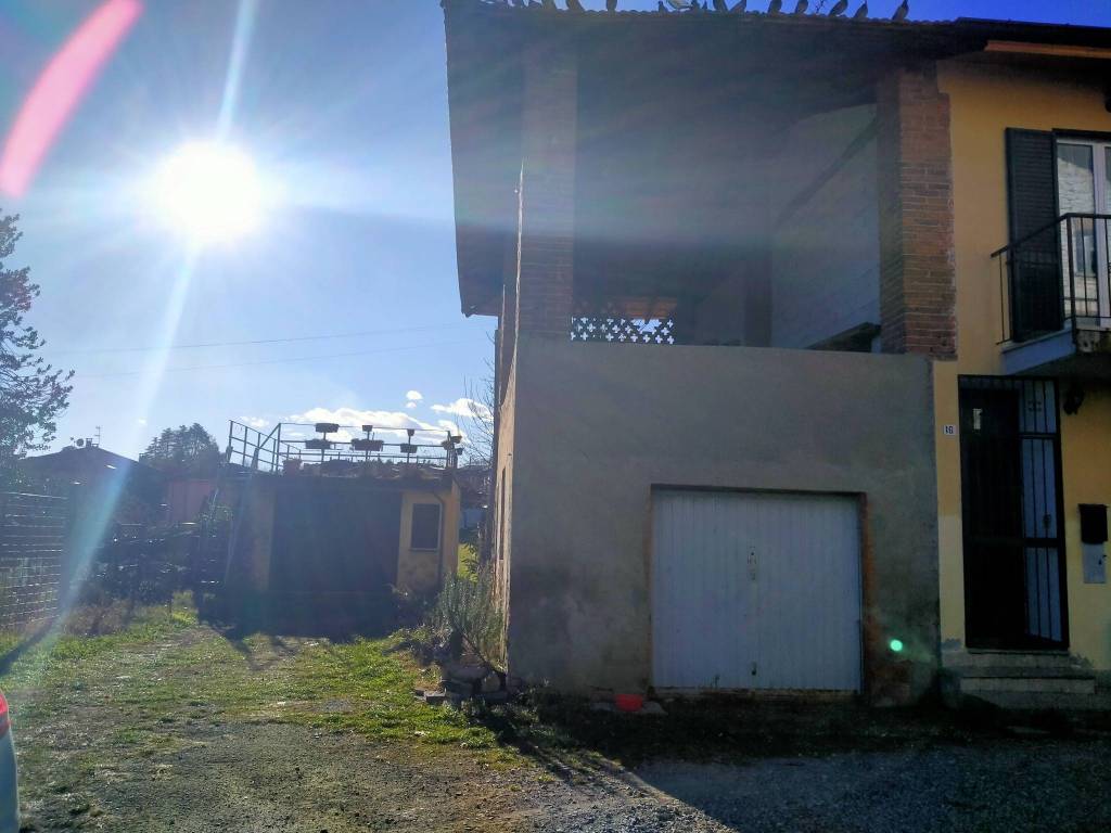 appartamento in vendita a Biandronno