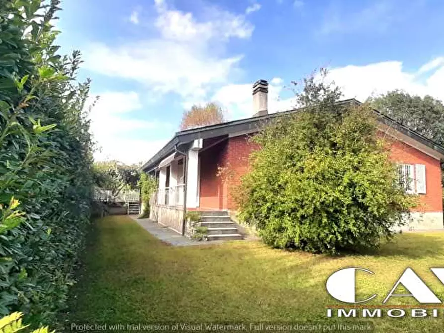 casa indipendente in vendita a Biandronno