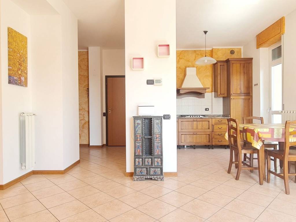 appartamento in vendita a Biandronno