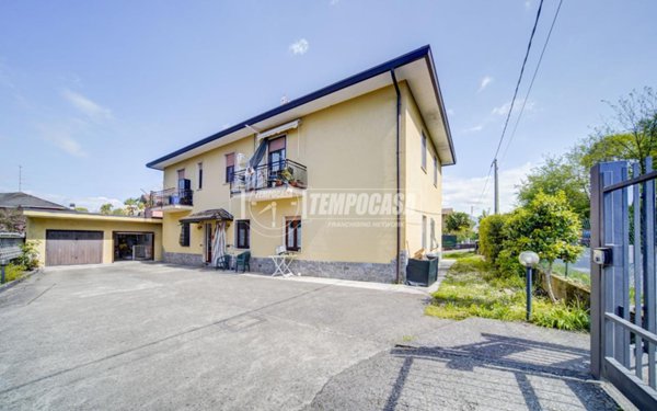 appartamento in vendita a Biandronno