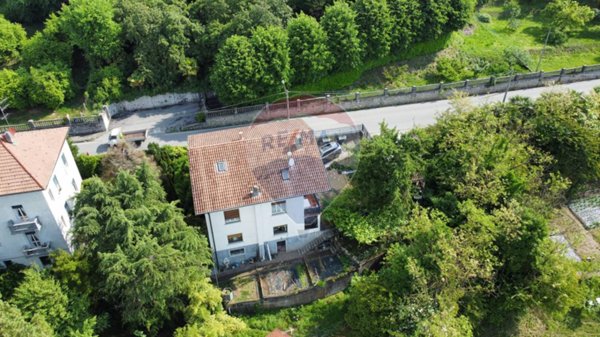 casa indipendente in vendita a Biandronno