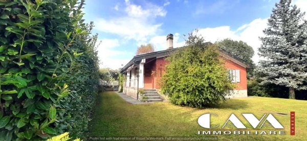 casa indipendente in vendita a Biandronno