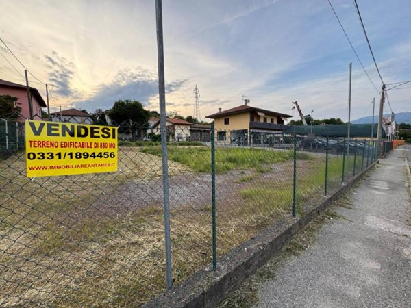 terreno edificabile in vendita a Biandronno