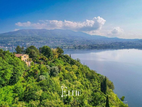 casa indipendente in vendita a Biandronno