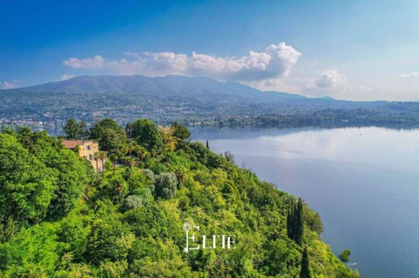 casa indipendente in vendita a Biandronno