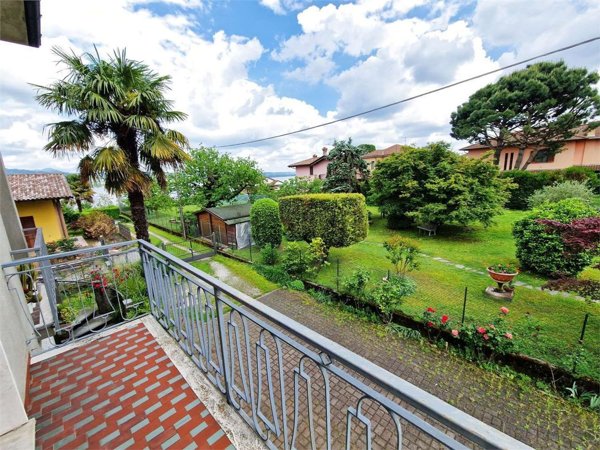 casa indipendente in vendita a Biandronno