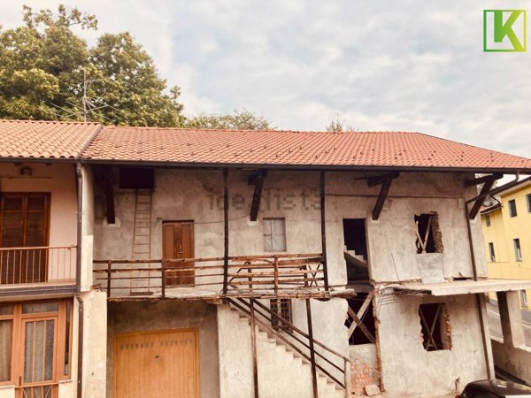 casa semindipendente in vendita a Biandronno