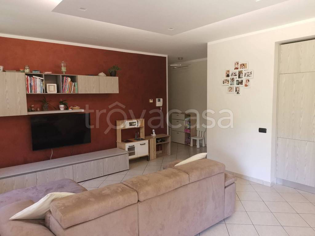 appartamento in vendita a Biandronno