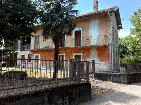casale in vendita a Biandronno