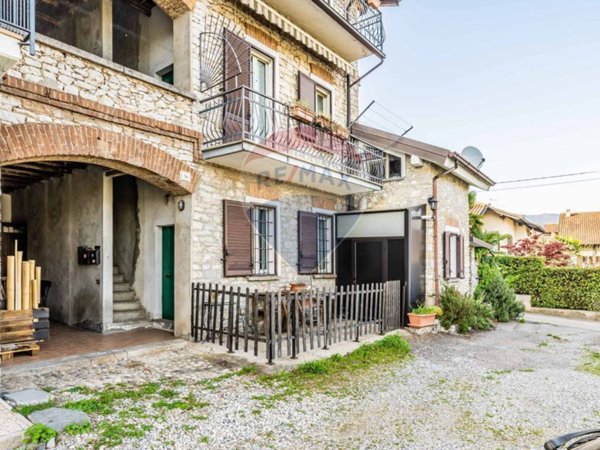 appartamento in vendita a Biandronno