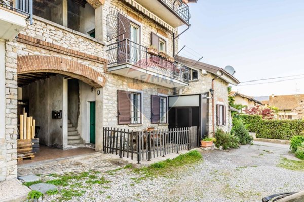 appartamento in vendita a Biandronno